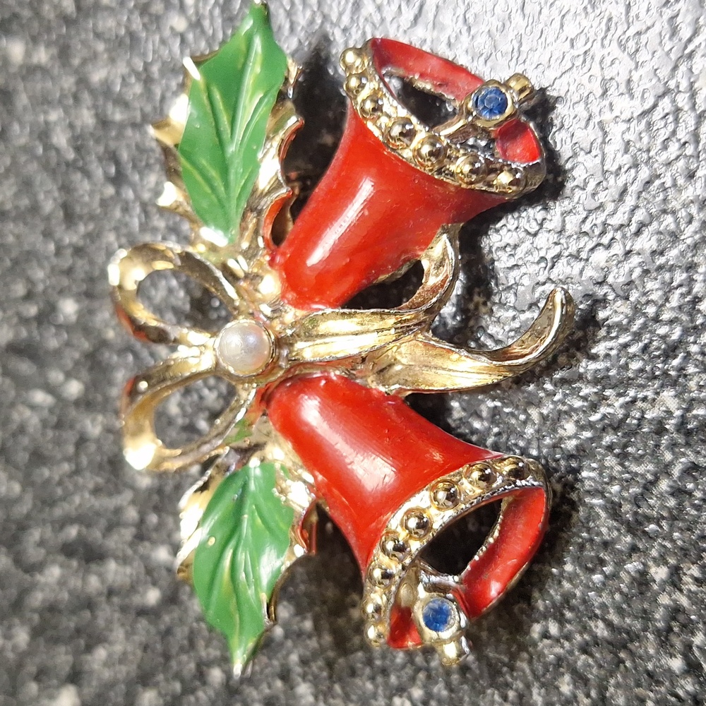 Vintage Gold Bell Holiday Brooch